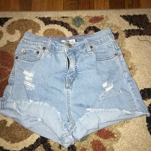 High waisted Levi shorts